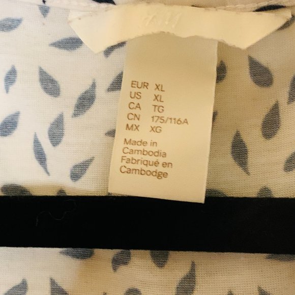Blue and White Printed H&M Top - Picture 3 of 4